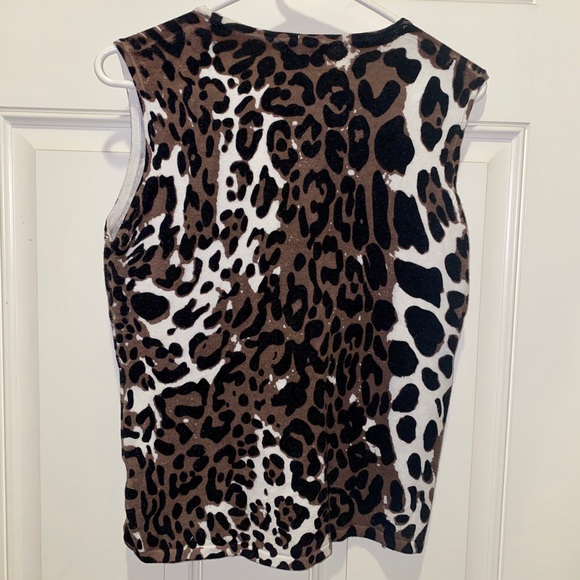 Leopard Print sleeveless top - Picture 2 of 3
